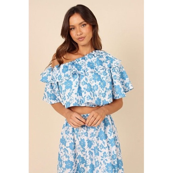 Petal + Pup Tops - Petal + Pup Blue White Floral One Shoulder Ruffle Crop‎ Top Womens Medium
